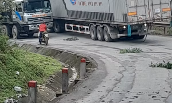 Phương tiện quá khổ quá tải vẫn thông quan vào Việt Nam