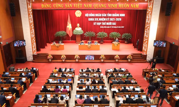 Ngày làm việc thứ 2: Thảo luận tại tổ và hội trường nhiều nội dung quan trọng
