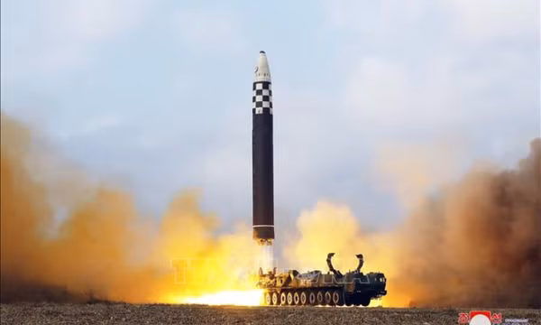 Mỹ áp đặt trừng phạt đối với 3 quan chức Triều Tiên sau khi Bình Nhưỡng thử tên lửa ICBM