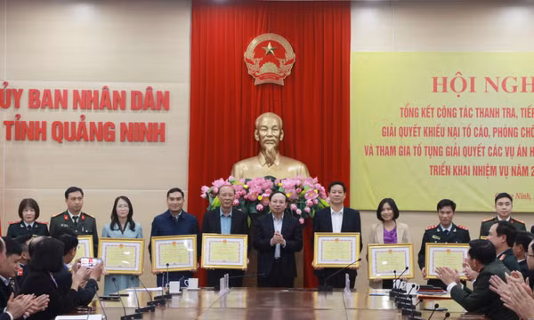 Tăng tính tự giác, sự gương mẫu, trách nhiệm của người đứng đầu trong tiếp công dân, giải quyết khiếu nại tố cáo