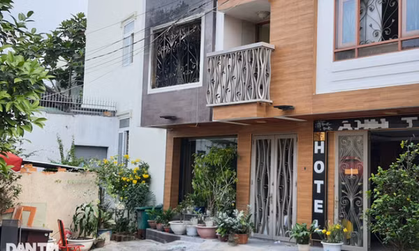 Người đàn ông nghi tưới xăng tự thiêu trong khách sạn ở TPHCM