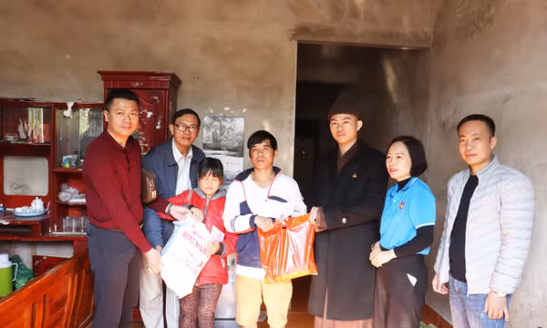 Để ai cũng có Tết