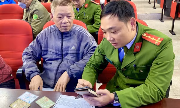 Đoàn viên Công an TX Quảng Yên ra quân tình nguyện mùa đông 2022