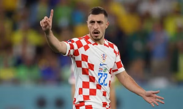 Cơn lốc đường biên World Cup có thể đẩy Dalot lên ghế dự bị ở OTF