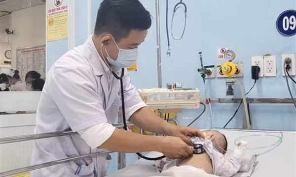 Cần cẩn trọng với bệnh viêm não, viêm màng não ở trẻ em