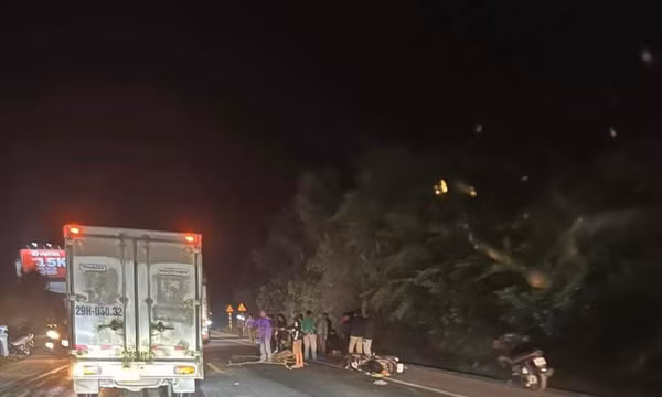 Gây tai nạn trong đêm trên đường Hoà Lạc - Hoà Bình, lái xe ôtô bỏ trốn