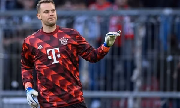 Manuel Neuer gãy chân nghỉ hết mùa giải, Bayern Munich nhận cú sốc