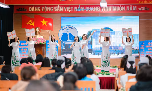 Thi hùng biện “Hạ Long vững bước đi lên”