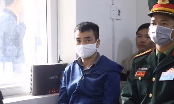 Tổng giám đốc Công ty Việt Á và nhóm cựu sĩ quan Học viện Quân y hầu tòa
