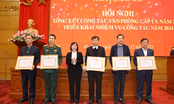 Tổng kết công tác Văn phòng cấp ủy