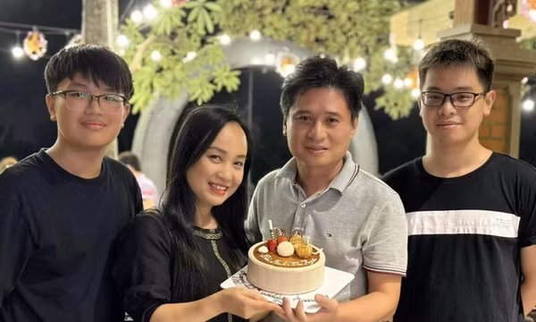 Thu Huyền - Tấn Minh: Cặp vợ chồng hiếm cùng nhận NSND, 20 năm chưa cãi vã