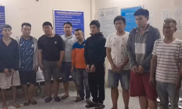 Tránh Công an, hàng chục con bạc chọn hẻm sâu để lập sới gà