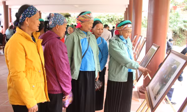 Dành nguồn lực phát triển vùng đồng bào DTTS