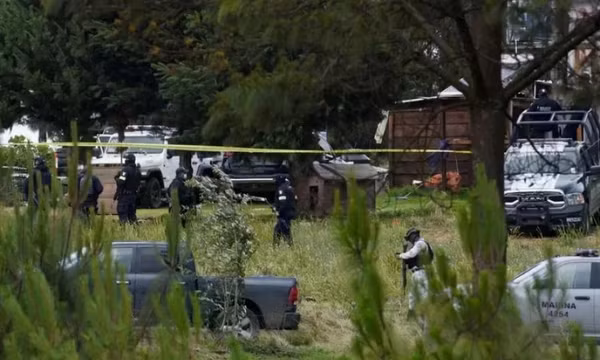 Mexico: Đấu súng giữa các băng nhóm tội pham đòi tiền bảo kê, 11 người tử vong