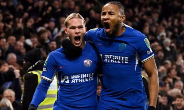 Chelsea thoát hiểm ở tứ kết Cup Liên đoàn