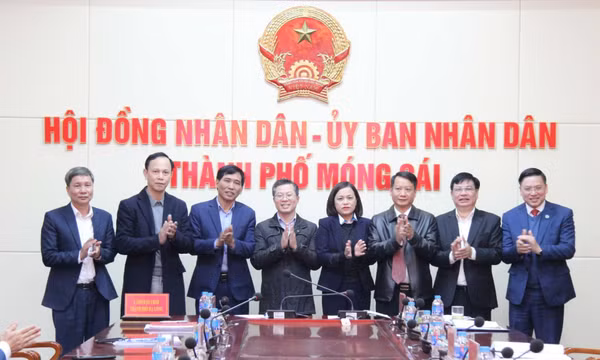 Cụm thi đua các thị xã, thành phố: Tổng kết công tác thi đua, khen thưởng năm 2023