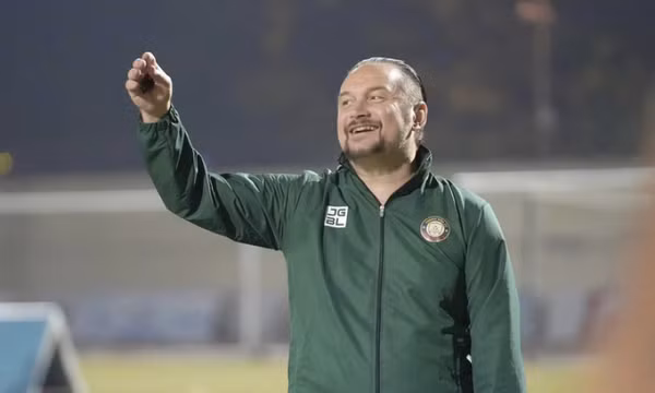 HLV Velizar Popov bị kỷ luật, mất quyền chỉ đạo tại vòng 8 V-League