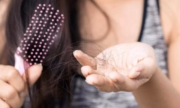 Mẹo chăm sóc tóc lúc giao mùa