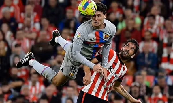 Barca ra giá bán Christensen cho M.U
