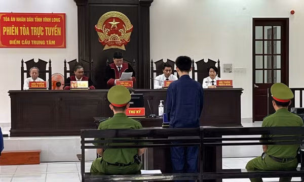 Thiếu niên giết người tình đồng tính vì 400.000 đồng
