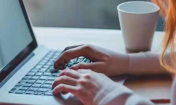 Co giật mí mắt liên tục: Điềm báo hay dấu hiệu của bệnh lý?