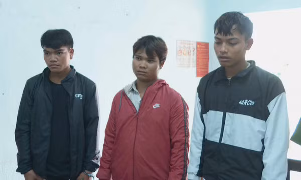 Án mạng từ việc nẹt pô xe máy