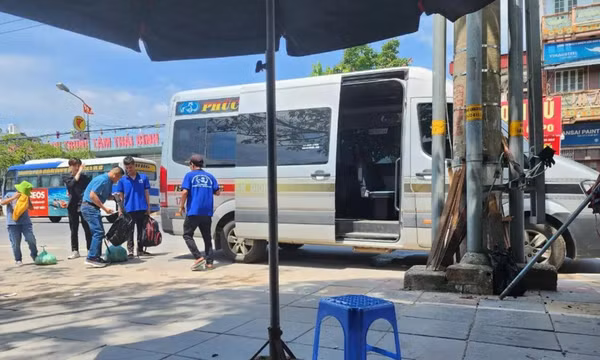 Hàng chục nghìn xe hợp đồng sẽ phải vào bến?