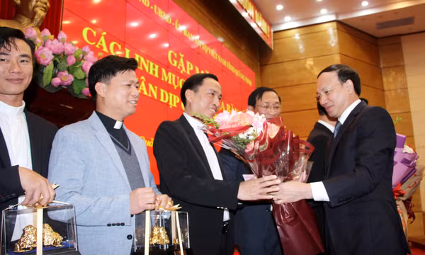 Tỉnh Quảng Ninh gặp mặt các linh mục trên địa bàn nhân dịp Giáng sinh năm 2023