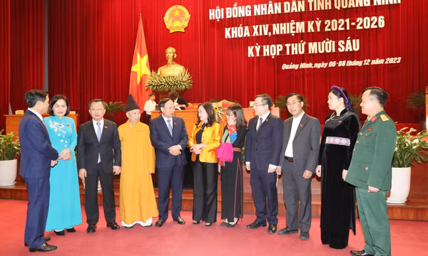Thảo luận tại tổ nhiều nội dung quan trọng