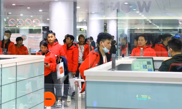 Bộ Ngoại giao sơ tán thêm 400 công dân Việt Nam bị mắc kẹt ở Bắc Myanmar