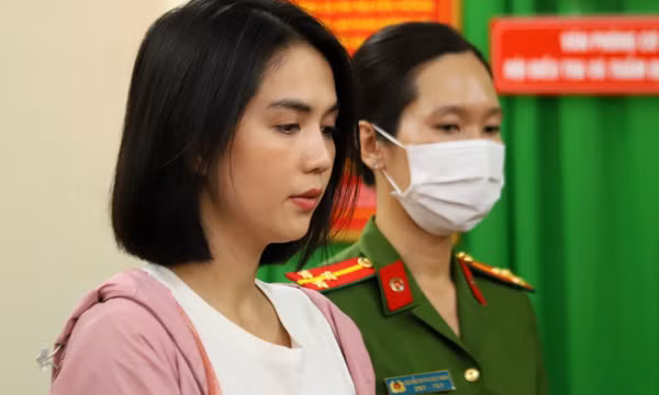 Ngọc Trinh bị bắt chấn động nhất showbiz Việt năm 2023