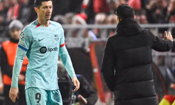 'Chiếc ghế' của Xavi lung lay dữ dội
