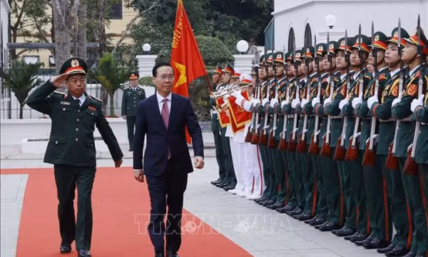Chủ tịch nước Võ Văn Thưởng kiểm tra công tác sẵn sàng chiến đấu của Bộ đội Đặc công