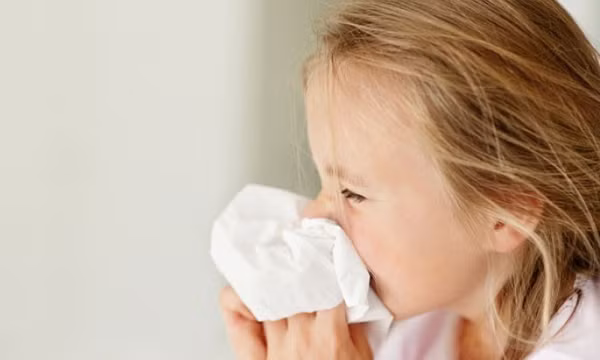 Dinh dưỡng hợp lý và chăm sóc trẻ viêm đường hô hấp mau phục hồi