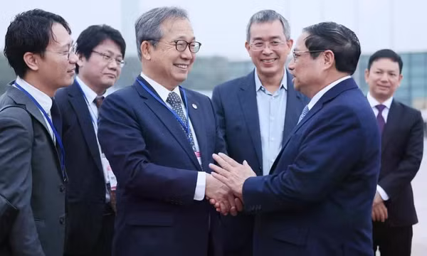 Thủ tướng lên đường dự Hội nghị Cấp cao kỷ niệm 50 năm quan hệ ASEAN-Nhật Bản