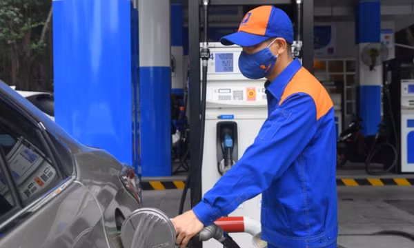 Yêu cầu quyết liệt triển khai lập hóa đơn điện tử với bán lẻ xăng dầu