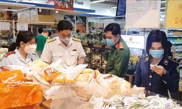 Bộ Công Thương chỉ đạo tăng cường chống buôn lậu, gian lận thương mại dịp Tết
