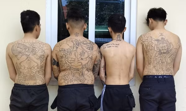 Nhóm thanh niên xăm trổ từ TP.HCM xuống Long An giật dây chuyền