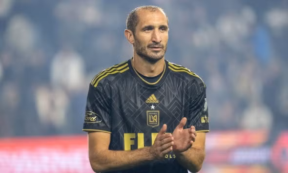 Chiellini tuyên bố giải nghệ