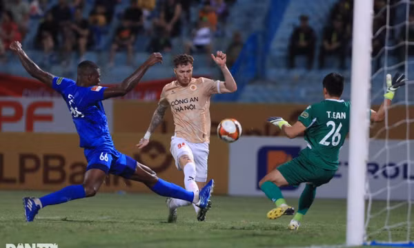 Quang Hải nhạt nhòa, HLV Gong Oh Kyun chưa biết thắng ở V-League