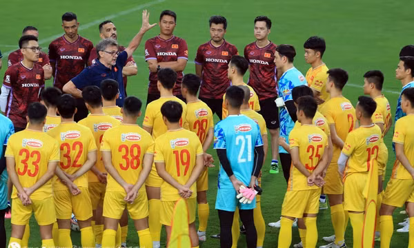 HLV Philippe Troussier triệu tập bổ sung cho ĐT Việt Nam