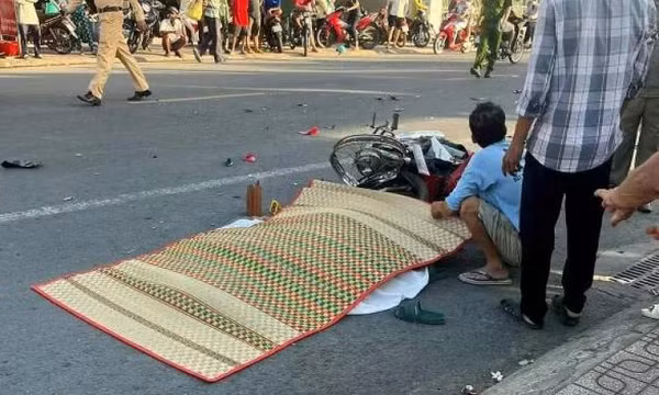 Tạm giam tài xế say rượu lái ô-tô tông chết hai người