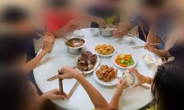 Ba người bị kỷ luật vụ suất ăn đội bóng bàn trẻ quốc gia