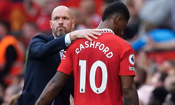 Rashford cầm đầu nhóm cầu thủ MU ‘lật ghế’ Erik ten Hag