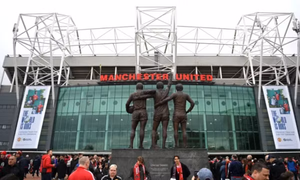 Manchester United có thể phá hủy Old Trafford