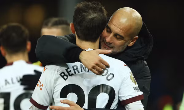 Man City thắng ngược để đòi lại vị trí thứ tư