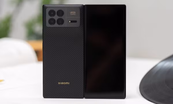 6 smartphone gập nổi bật năm 2023