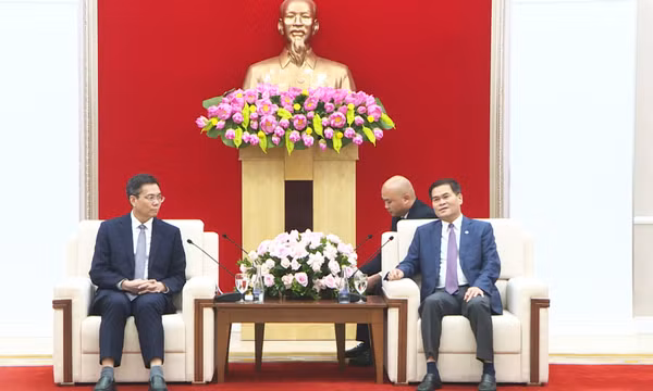 Phó Chủ tịch UBND tỉnh Bùi Văn Khắng tiếp xã giao đoàn công tác tỉnh Phúc Kiến (Trung Quốc)