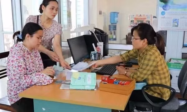 Không yêu cầu xuất trình sổ hộ khẩu, tạm trú khi làm thủ tục Bảo hiểm Xã hội
