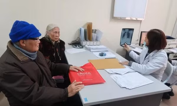 Năm lưu ý để phòng bệnh đường hô hấp cho người cao tuổi khi trời trở lạnh